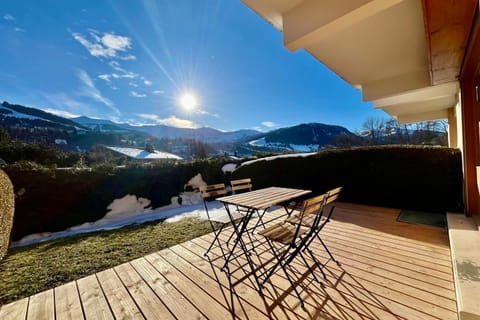 Bright apartment with terrace in Megève Apartment in Combloux