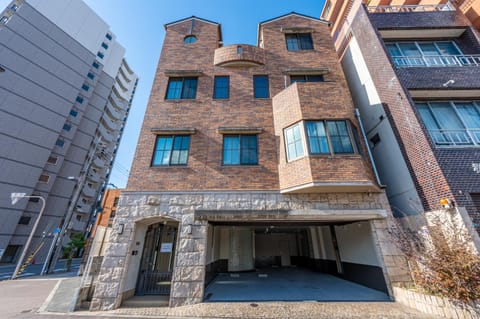 Property building, Facade/entrance