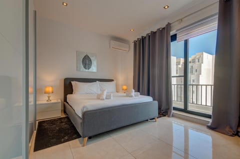 Bed, Photo of the whole room, Bedroom, towels, air conditioner