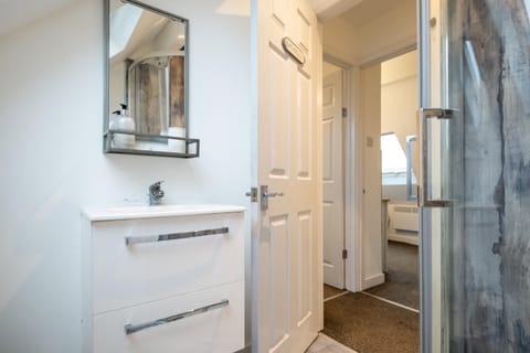 Stunning 2 Bedroom Home in Bourton-on-the-Water House in Bourton-on-the-Water