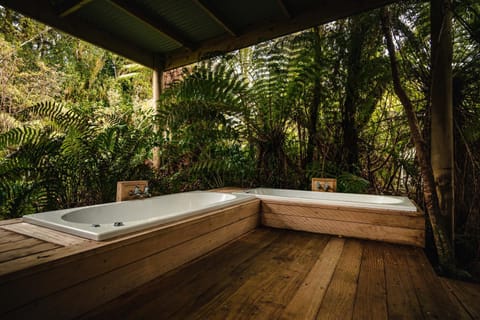 Hot Tub, Bath