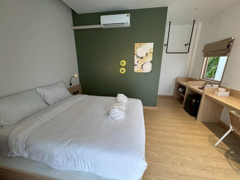 Bed, Bedroom, air conditioner