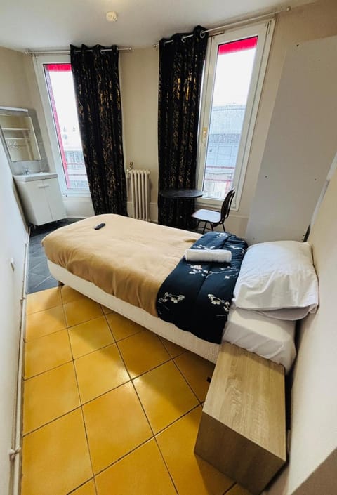 Le Grand Café Hotel in Île-de-France