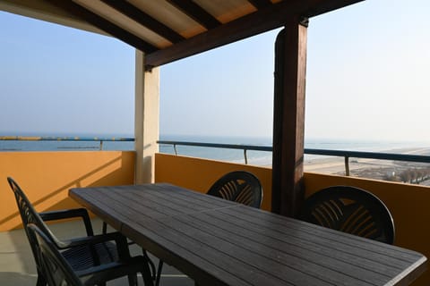 SE200 - Senigallia, trilocale fronte mare con terrazzo panoramico Apartment in Senigallia