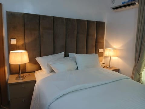 Bed, Bedroom, air conditioner