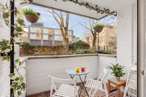 Garden, Balcony/Terrace, Seating area, Dining area, Garden view