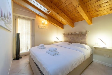 Apartment with SwimmingPool and view Apartment in Lenno