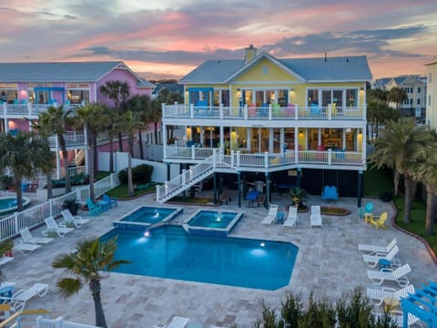 Casa Banana Oceanfront on Ocean Blvd, 6 BD, sleeps 20, pool,hot tub, elevator House in Isle of Palms