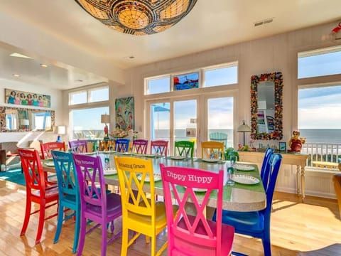 Casa Flamingo Oceanfront Dreamhouse! 8 bedroom, Sleeps 20, Pool, hot tub, elevator House in Isle of Palms