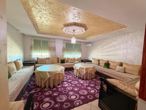 Living room, Photo of the whole room, Seating area