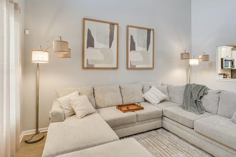 Quiet and Comfy Spring Hill Townhome with WFH Setup House in Columbia