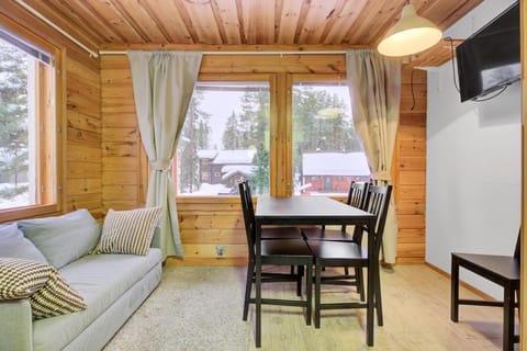 Pyhäkoti D - 30 Meters From the Slopes House in Rovaniemi