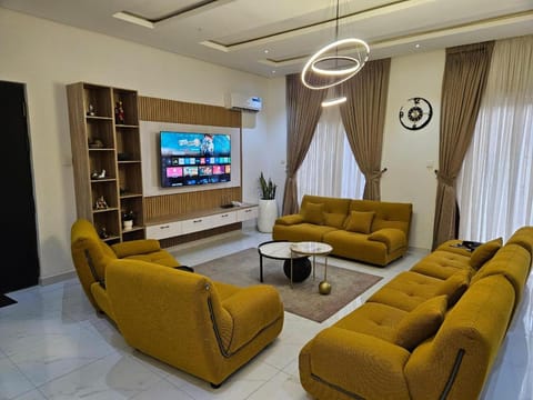 Living room, Evening entertainment