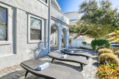 Beachfront Hideaway House in Butler Beach