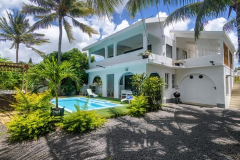 Property building, Day, Garden view, Pool view, Swimming pool
