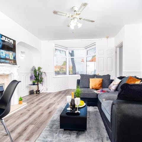 Living room, Evening entertainment