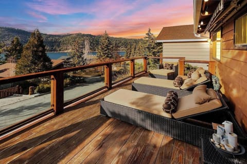 Lakeview Retreat - Walk to Lake, Close to Slopes House in Big Bear
