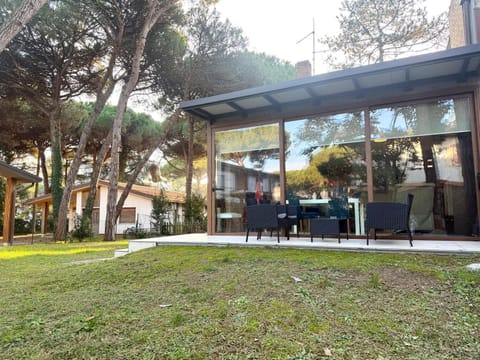 Property building, Garden, View (from property/room), Seating area