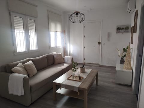 Living room, Seating area, Dining area, air conditioner