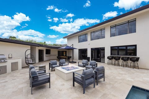 BBQ facilities, Seating area, Dining area