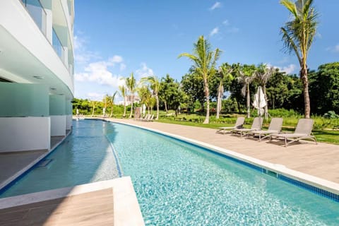 Spring, Garden, Garden view, Pool view, Swimming pool, sunbed