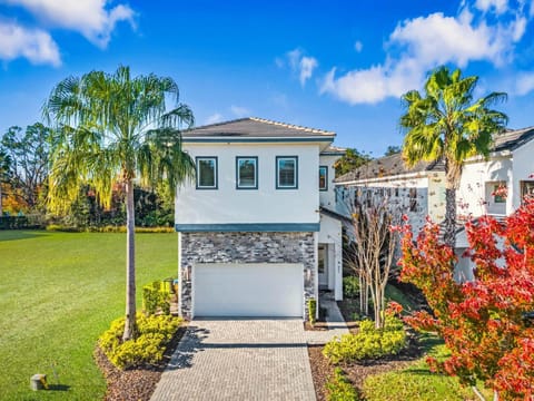 TT489-Bliss at Reunion House in Reunion