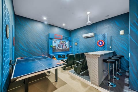 TT489-Bliss at Reunion House in Reunion