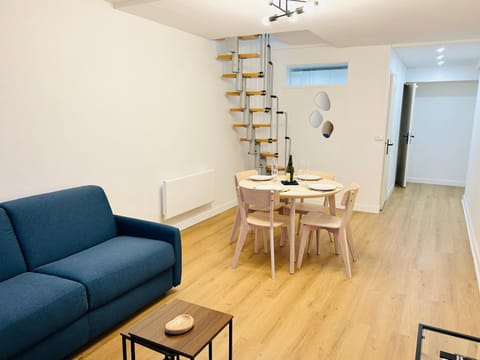 Living room, Dining area