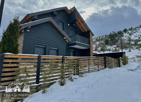 Property building, Natural landscape, Winter