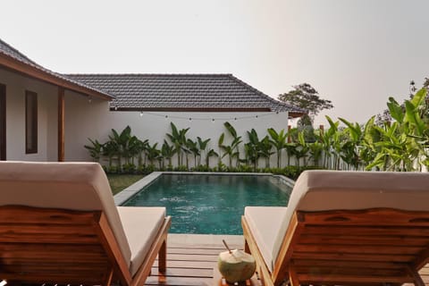 New 2BR Private Pool Villa Near Seseh Beach Canggu Villa in Mengwi