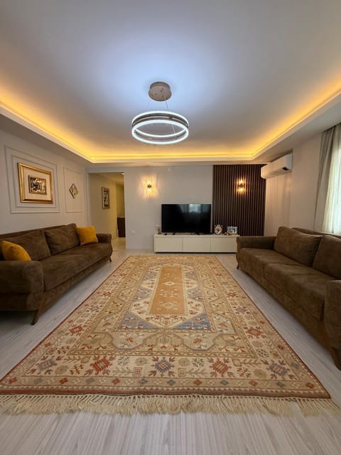 Renovated 2BR Garden Flat 300 m to Sarımsaklı Beach Apartment in İzmir Province