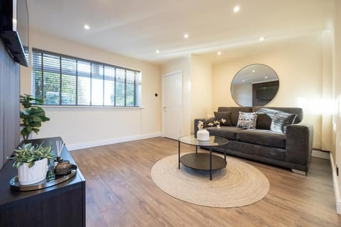 Calgary Residence House in Blackburn