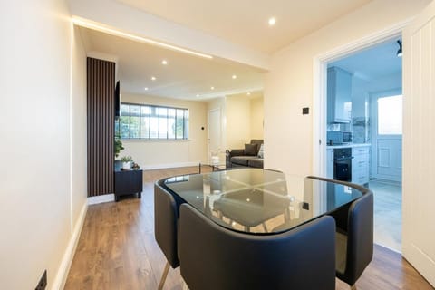 Calgary Residence House in Blackburn