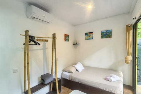 Bed, Bedroom, air conditioner