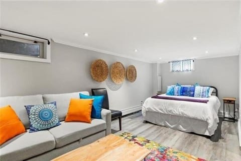 Canandaigua Lake Overlook House in Canandaigua Lake