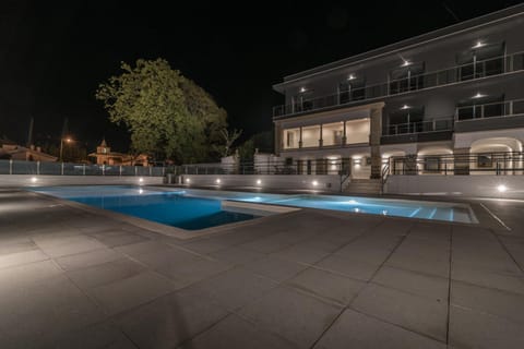 Night, Balcony/Terrace, Pool view, Swimming pool
