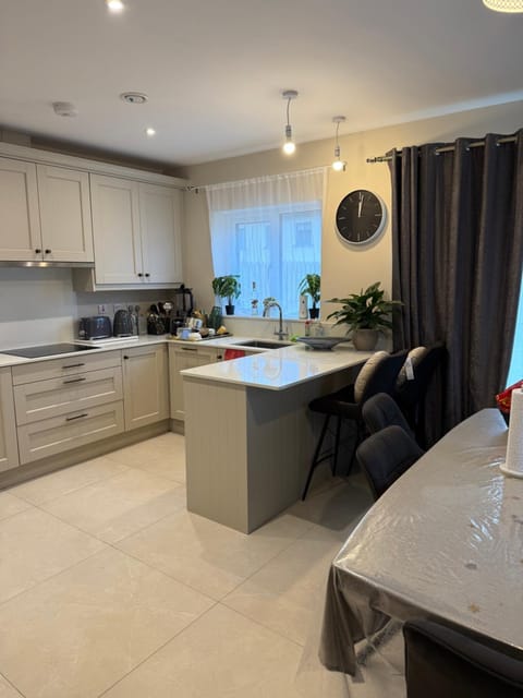 Guests house Vacation rental in Sligo