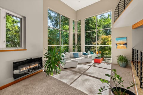 Dash Point Modern House in Federal Way