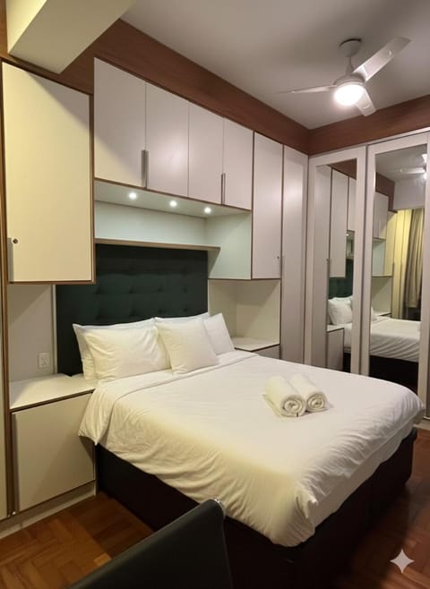 Bed, Photo of the whole room, Bedroom, wardrobe, air conditioner
