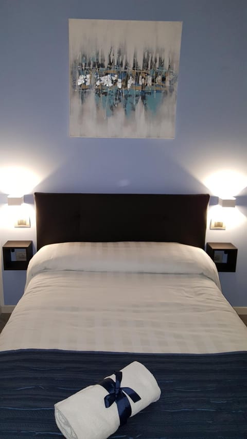 Shower, Toilet, Bathroom, TV and multimedia, View (from property/room), Balcony/Terrace, Photo of the whole room, Bedroom