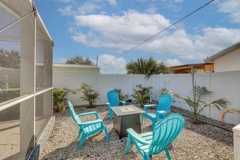 Pool Paradise! Port Charlotte Home Near Beach House in Port Charlotte