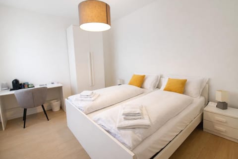 Bed, Bedroom, locker, locker