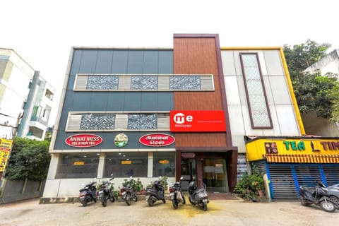 Facade/entrance