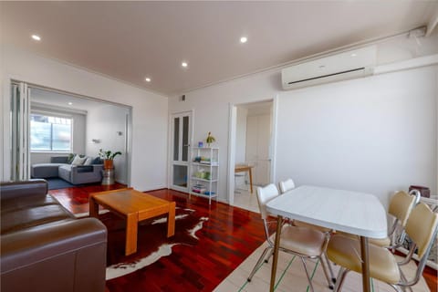 Living room, Seating area, Dining area, air conditioner