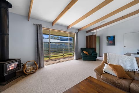 Living room, Seating area, fireplace