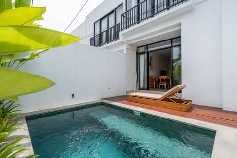 Property building, View (from property/room), Swimming pool, sunbed