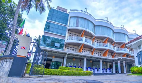 Property building, Facade/entrance