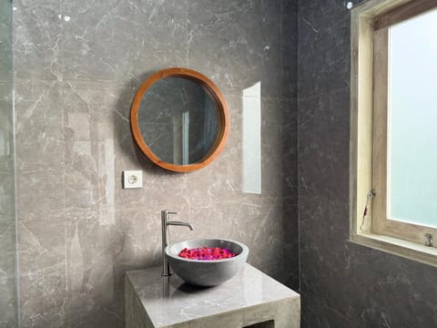 Local House Bed and Breakfast in North Kuta