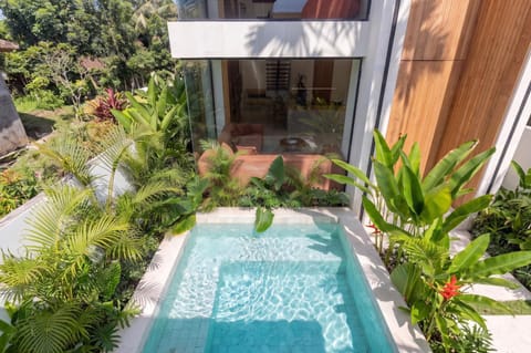 Property building, Swimming pool, Swimming pool