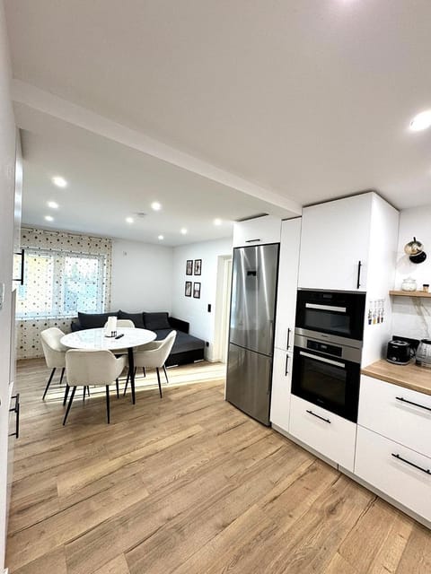 Dining area, oven, stove